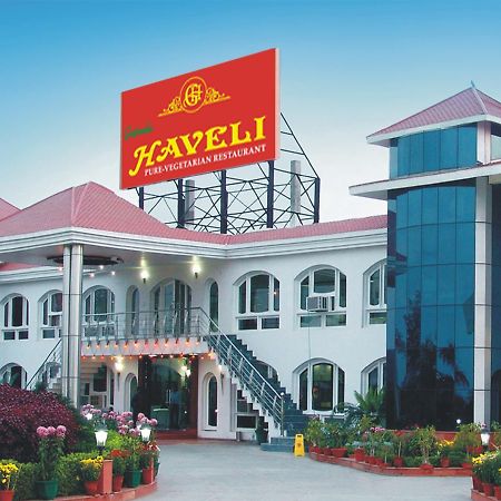 Gajraula Haveli Resort Екстериор снимка