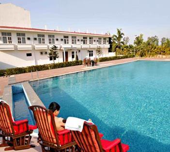 Gajraula Haveli Resort Екстериор снимка